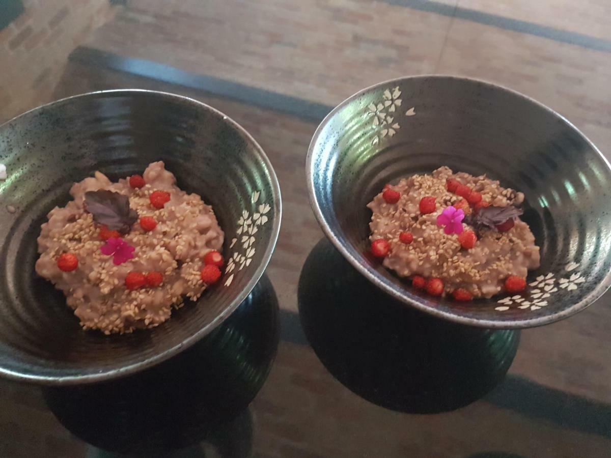 Mak Bed & Breakfast Murowana Goslina Luaran gambar